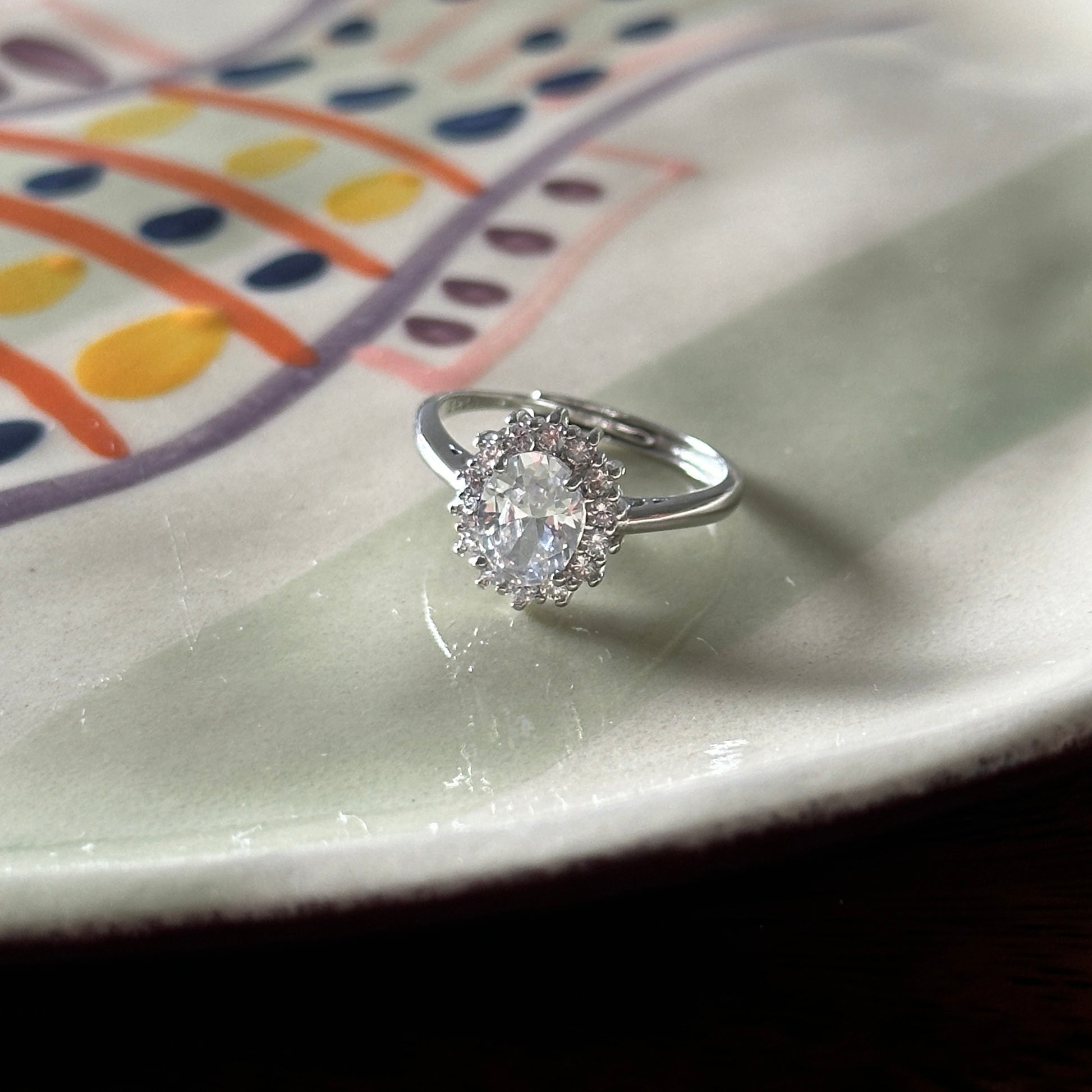 Anillo de plata con circonias Diana