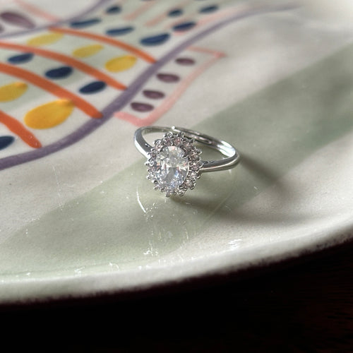 Anillo de plata con circonias Diana